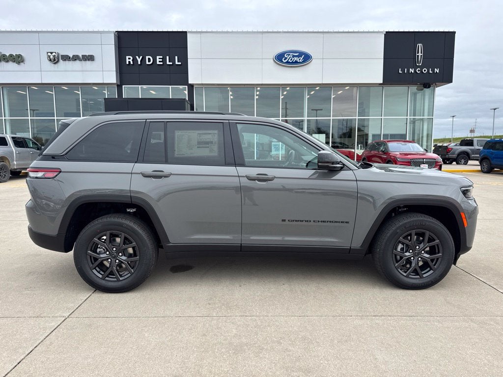2027 Jeep Grand Cherokee Altitude