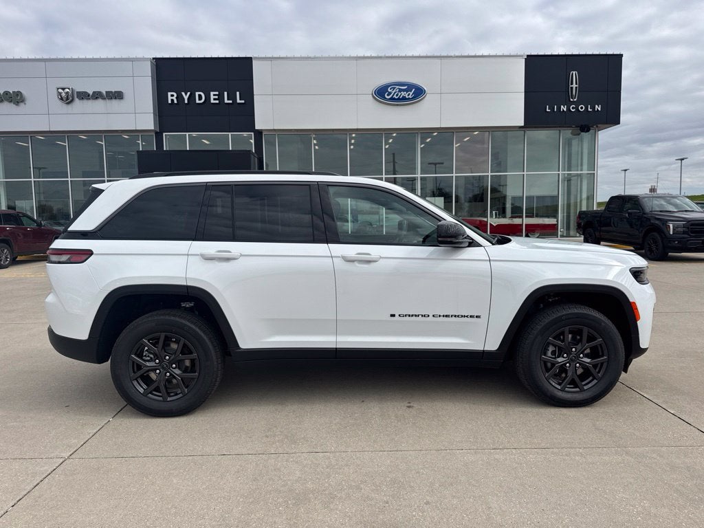 2027 Jeep Grand Cherokee Altitude