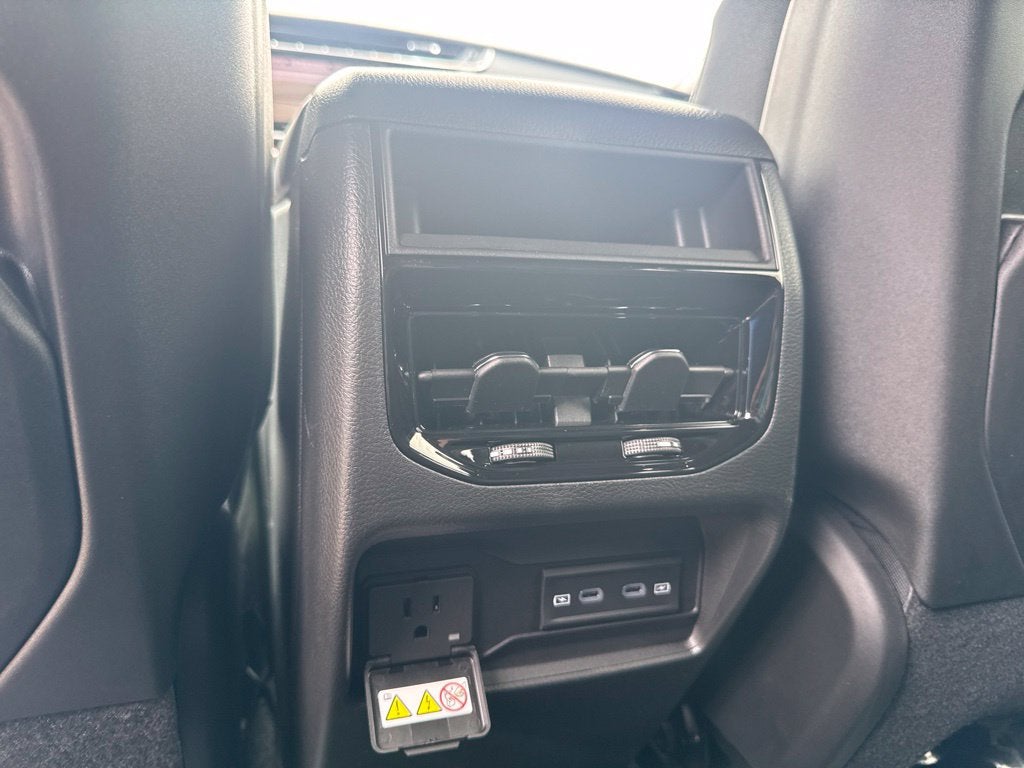 2027 Jeep Grand Cherokee Altitude