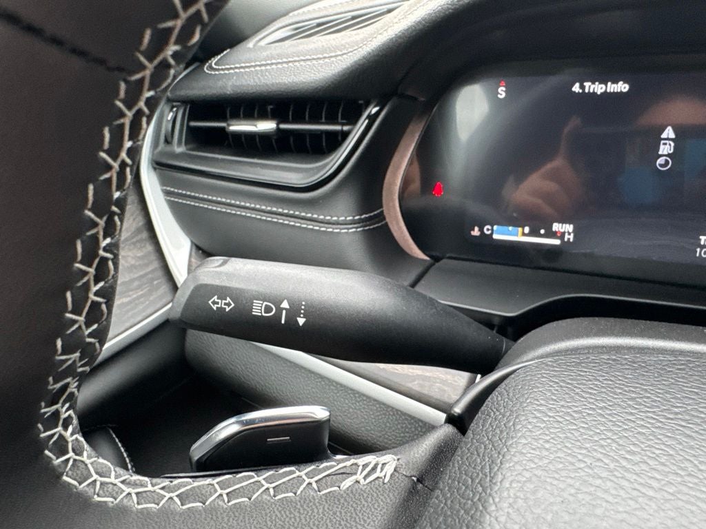 2027 Jeep Grand Cherokee Limited Reserve