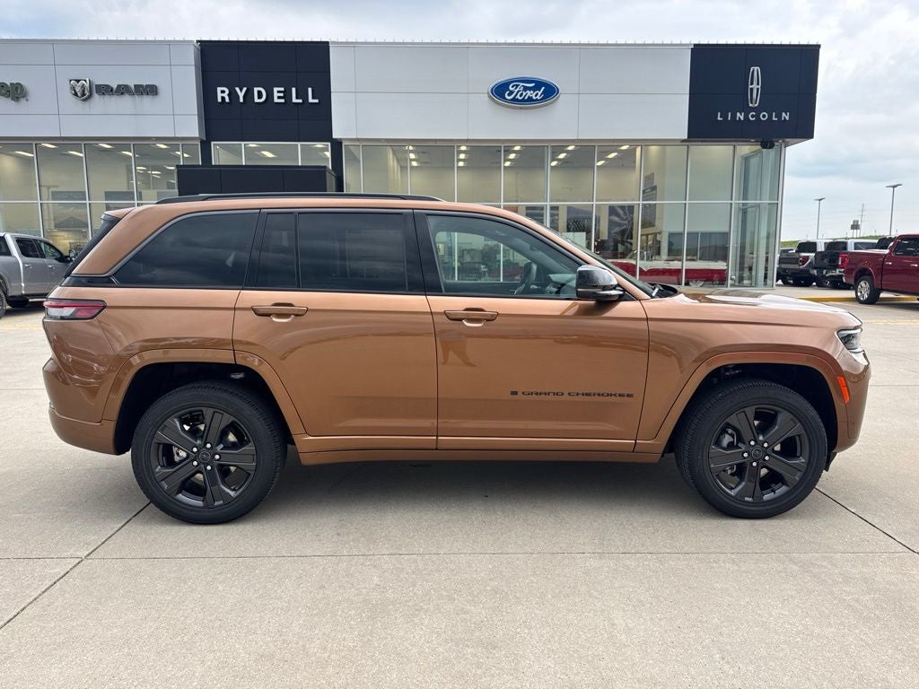 2027 Jeep Grand Cherokee Limited Reserve