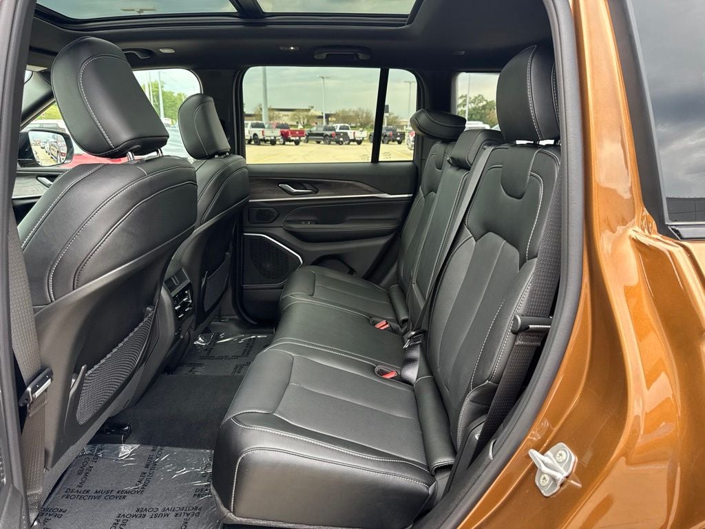 2027 Jeep Grand Cherokee Limited Reserve