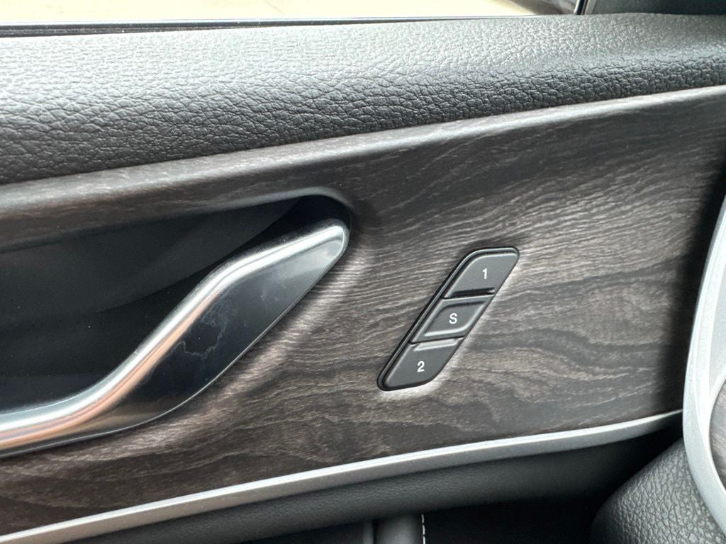 2027 Jeep Grand Cherokee Limited Reserve