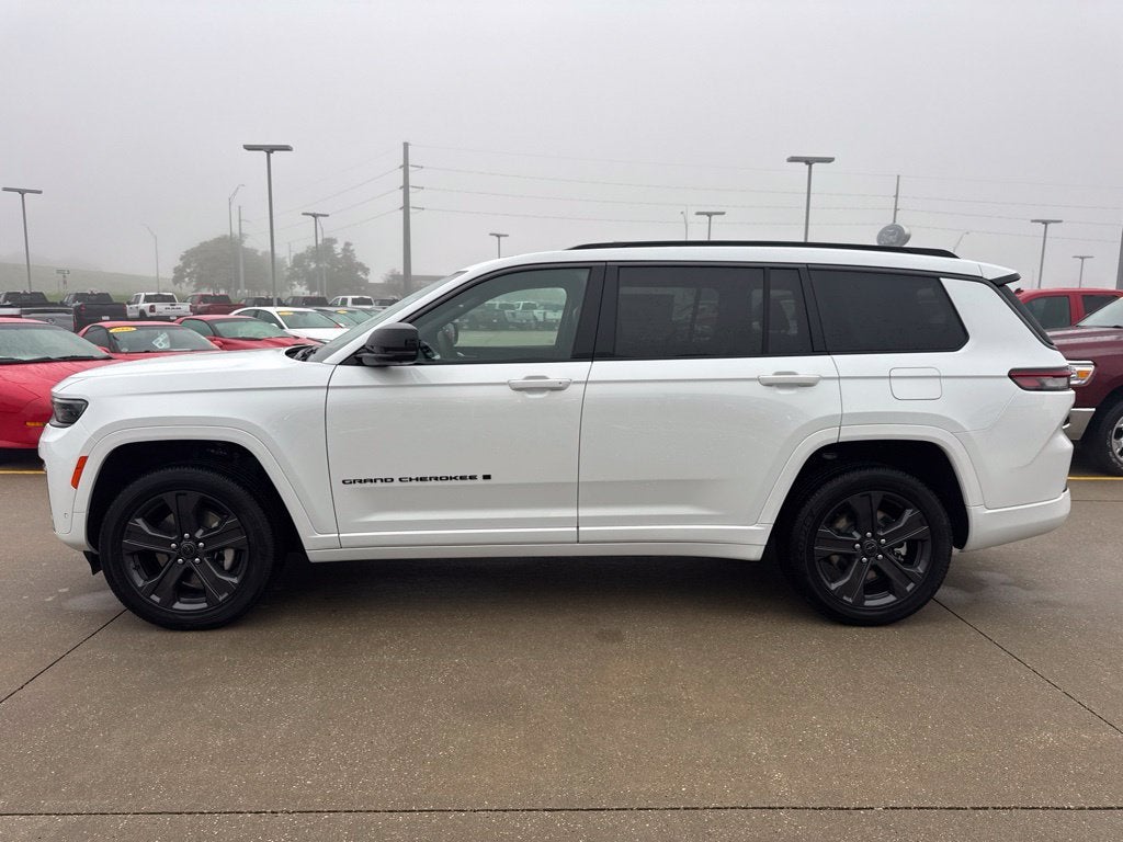 2027 Jeep Grand Cherokee L Limited Reserve