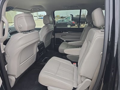 2023 Jeep Wagoneer Series III