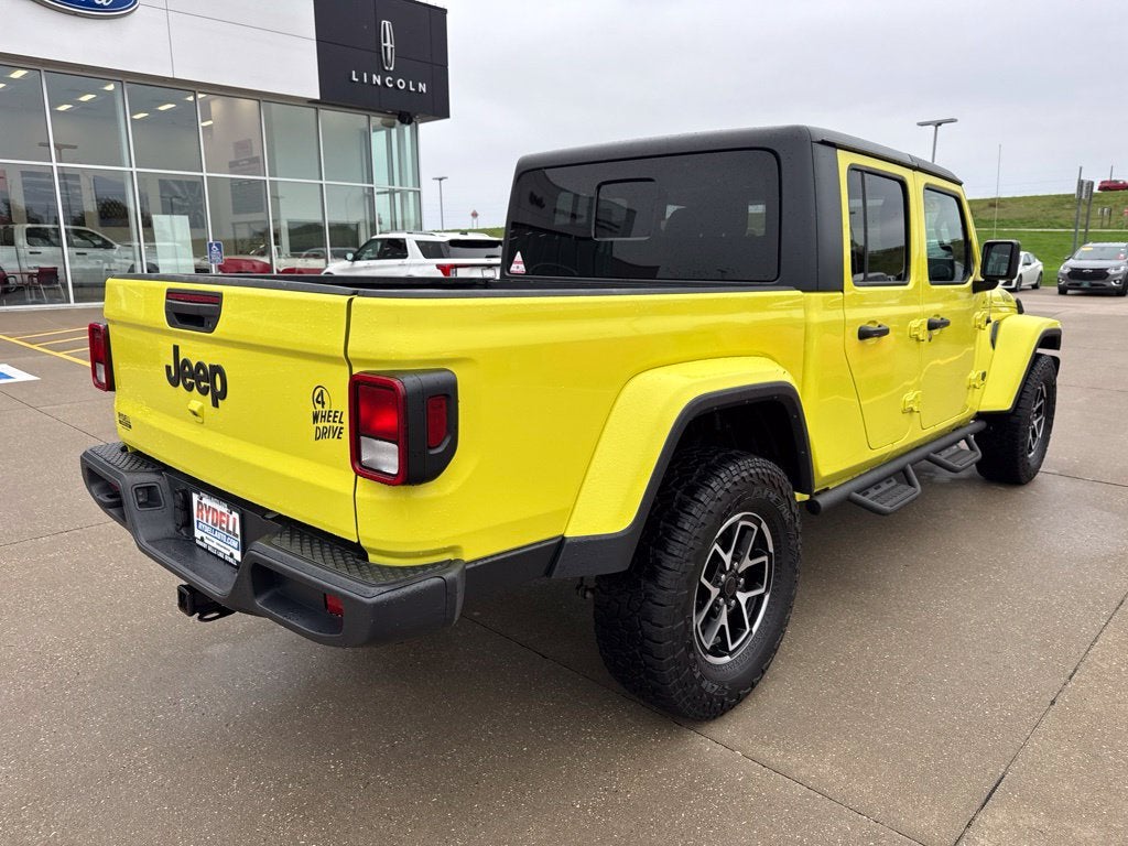 2023 Jeep Gladiator Willys