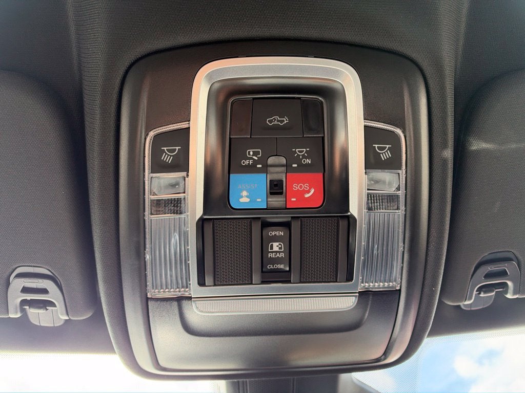 2027 RAM 1500 Big Horn/Lone Star