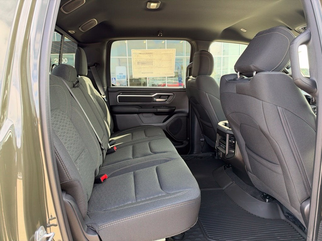 2027 RAM 1500 Big Horn/Lone Star