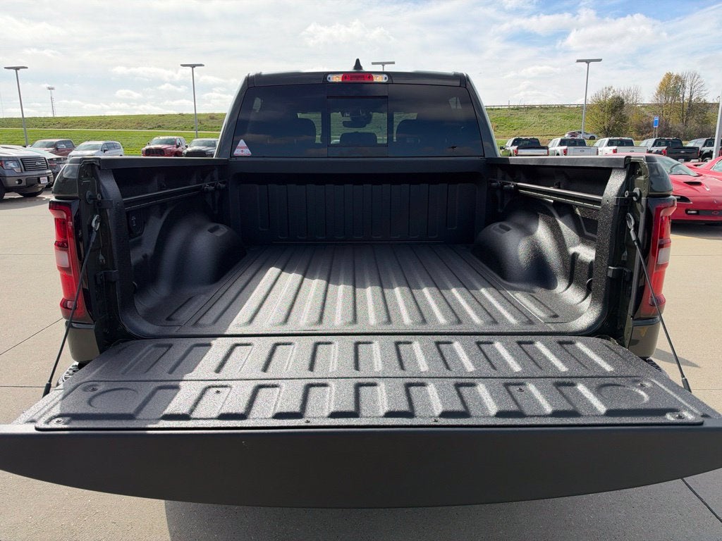 2027 RAM 1500 Big Horn/Lone Star