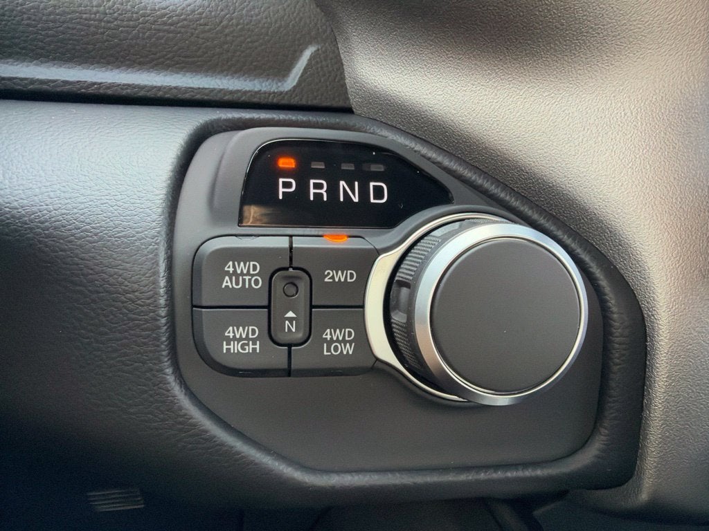 2027 RAM 1500 Big Horn/Lone Star