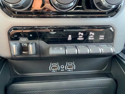 2027 RAM 1500 Big Horn/Lone Star