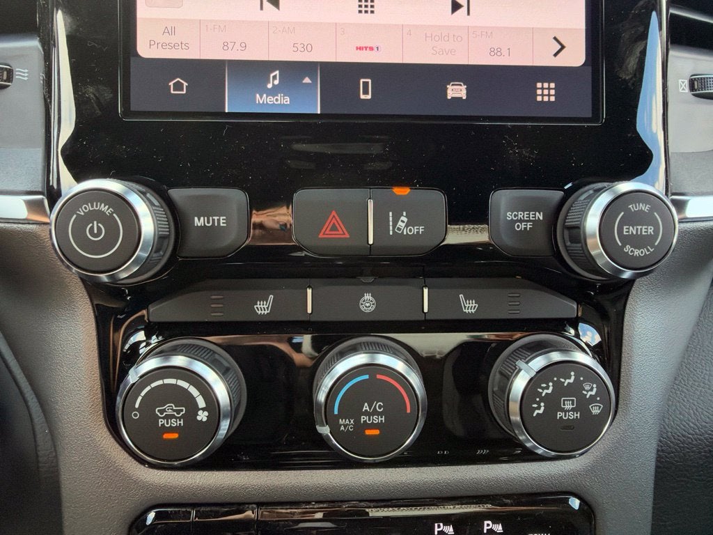 2027 RAM 1500 Big Horn/Lone Star
