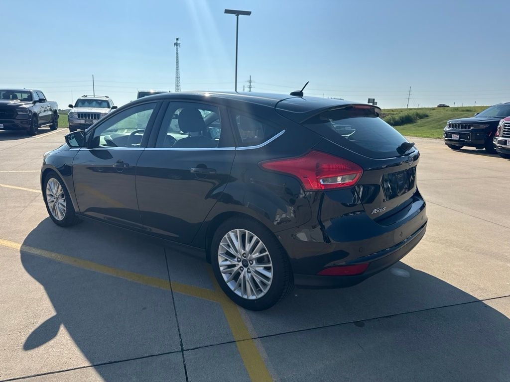 Used 2018 Ford Focus Titanium with VIN 1FADP3N2XJL326032 for sale in Independence, IA