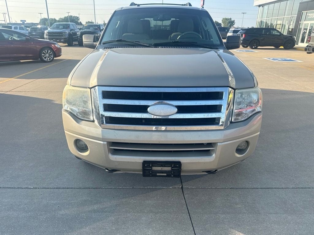 Used 2008 Ford Expedition XLT with VIN 1FMFU16518LA26863 for sale in Independence, IA