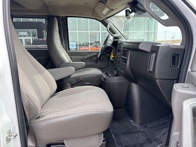 2025 Chevrolet Express 3500 LT Passenger