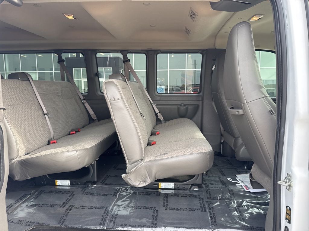 2025 Chevrolet Express 3500 LT Passenger