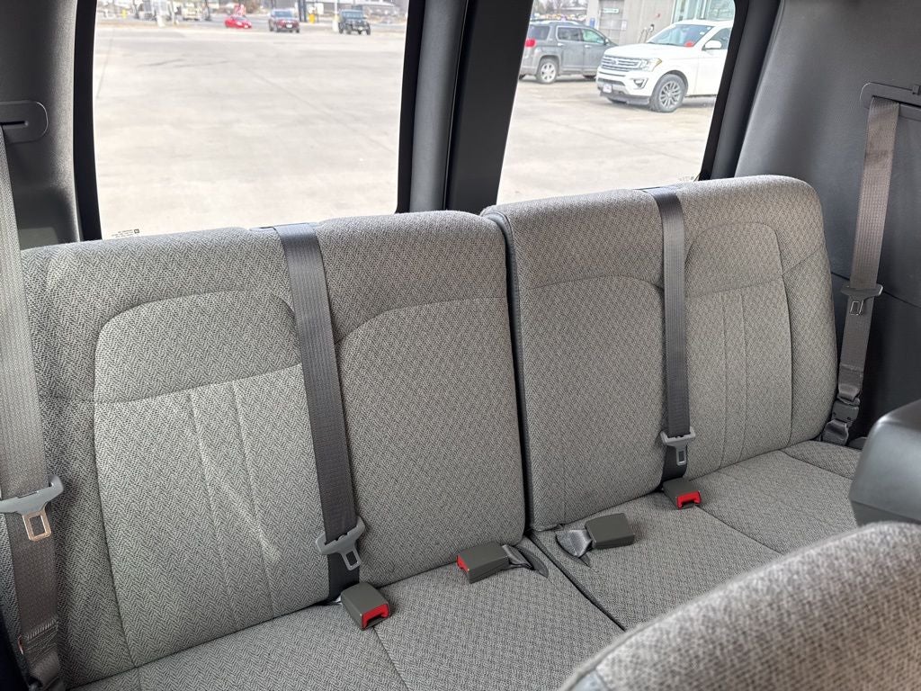 2025 Chevrolet Express 3500 LT Passenger