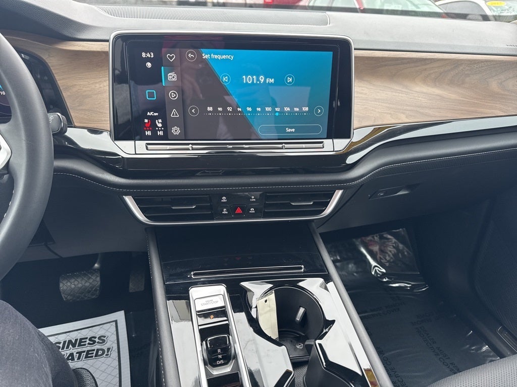 2025 Volkswagen Atlas 2.0T SE w/Technology