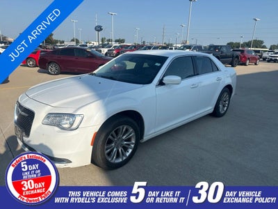 2017 Chrysler 300 Limited