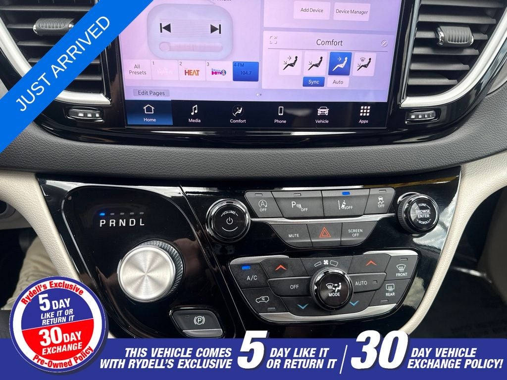 2024 Chrysler Pacifica Touring L