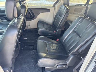 2016 Chrysler Town & Country Touring-L