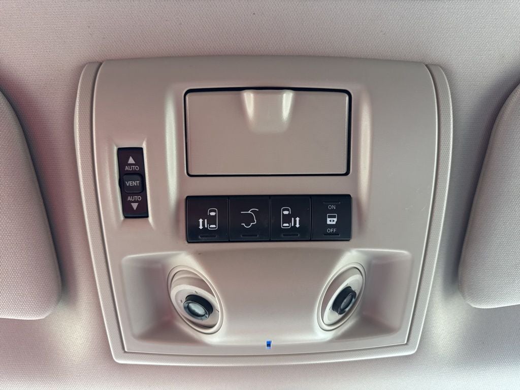 2016 Chrysler Town & Country Touring-L