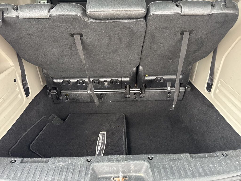 2016 Chrysler Town & Country Touring-L