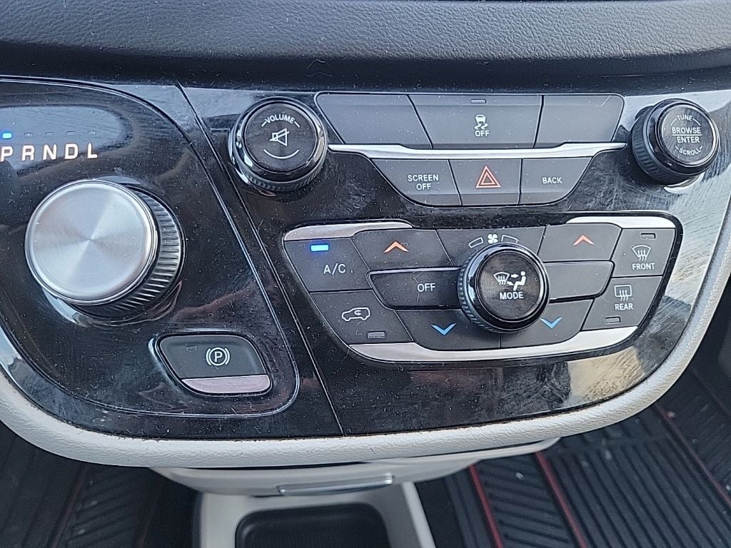 2017 Chrysler Pacifica Touring