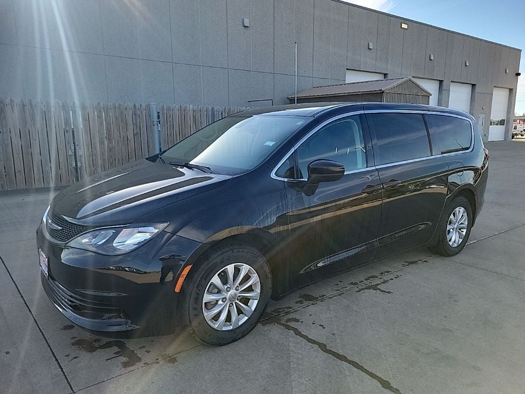 2017 Chrysler Pacifica Touring