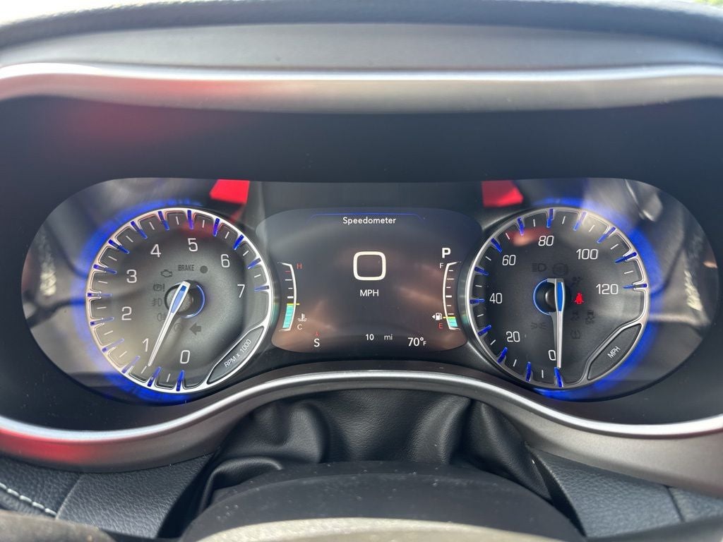 2027 Chrysler Pacifica Select
