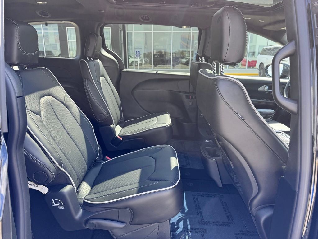 2027 Chrysler Pacifica Limited