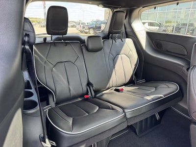 2027 Chrysler Pacifica Limited