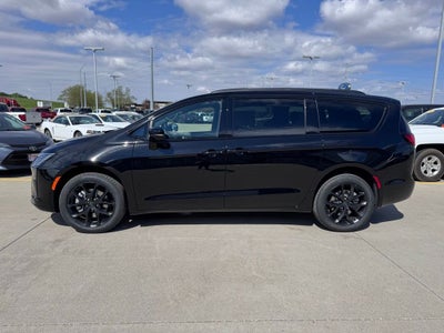2027 Chrysler Pacifica Limited