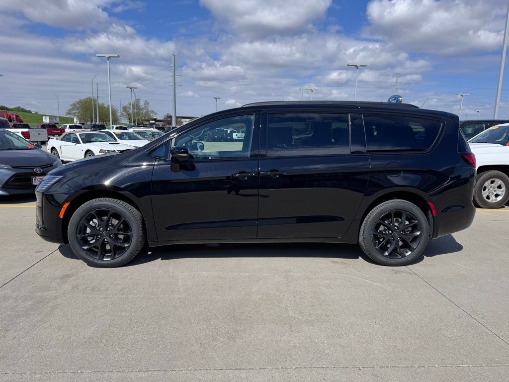 2027 Chrysler Pacifica Limited