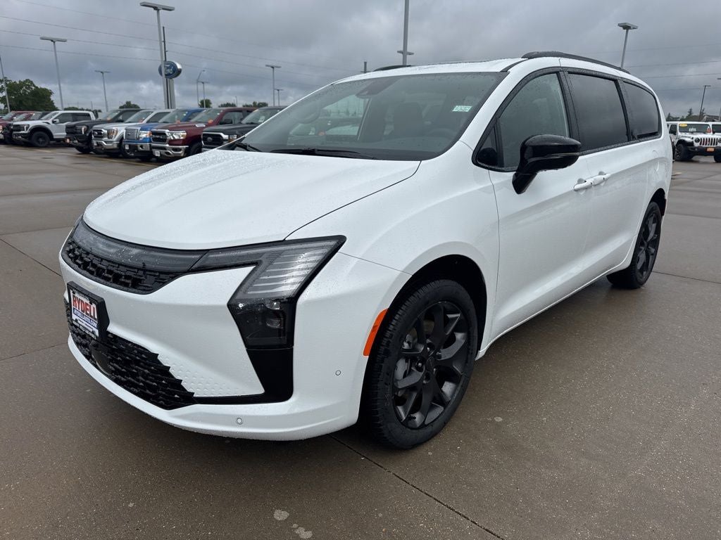 2027 Chrysler Pacifica Limited
