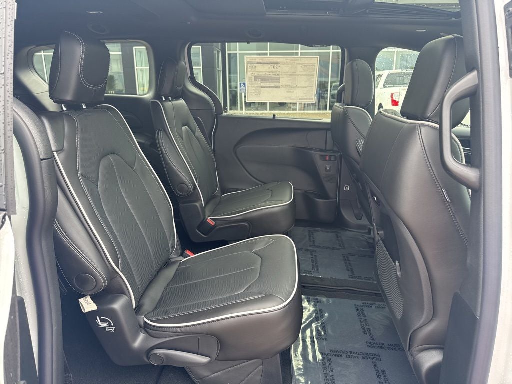 2027 Chrysler Pacifica Limited
