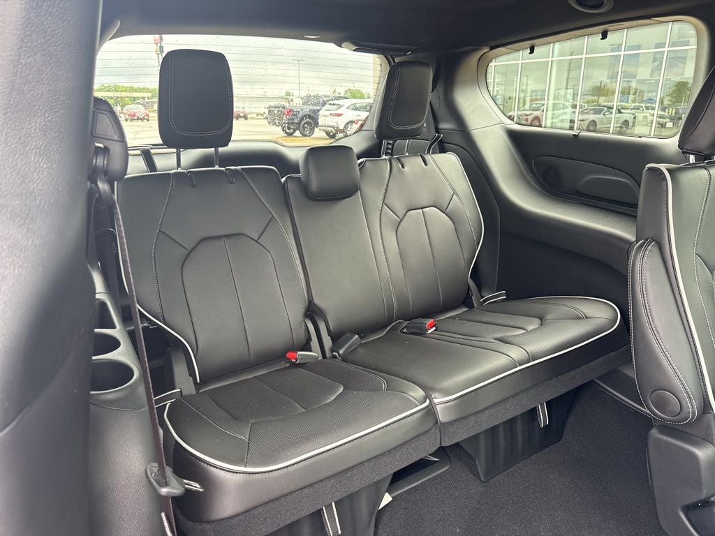 2027 Chrysler Pacifica Limited