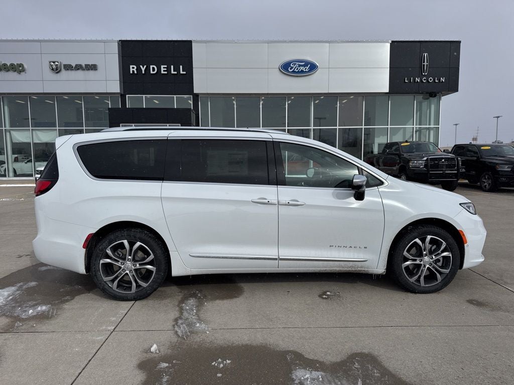 2026 Chrysler Pacifica Pinnacle