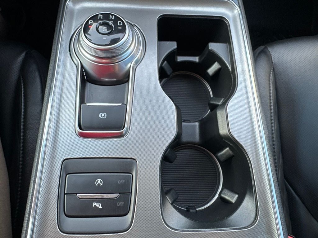 2023 Ford Edge Titanium