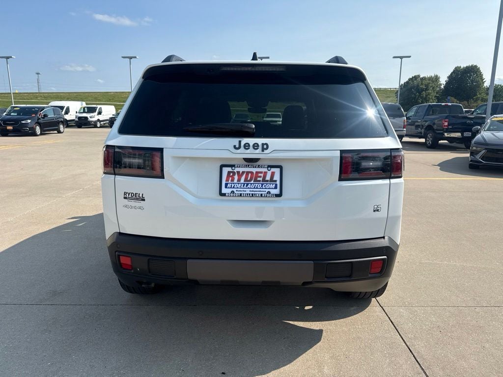 2026 Jeep Cherokee Laredo