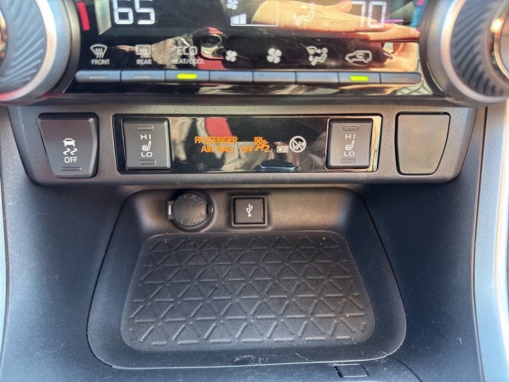 2022 Toyota RAV4 Hybrid XLE Premium