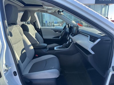 2022 Toyota RAV4 Hybrid XLE