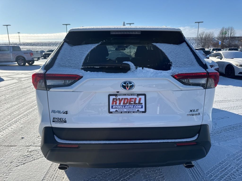 2022 Toyota RAV4 Hybrid XLE