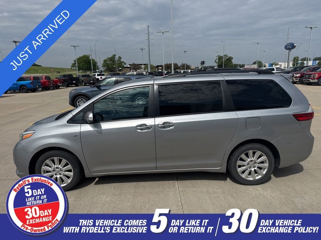 2017 Toyota Sienna Limited 7 Passenger