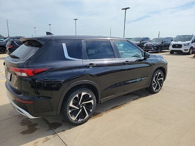 2022 Mitsubishi Outlander SE