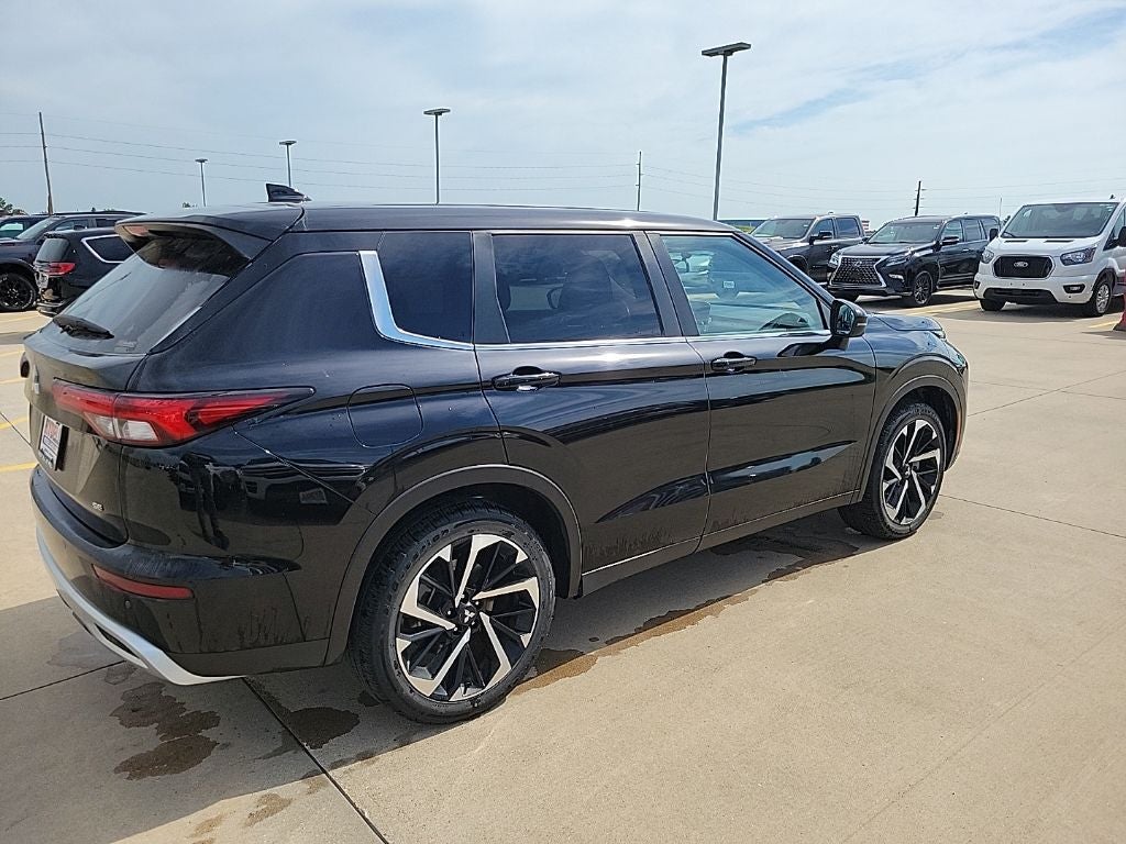 2022 Mitsubishi Outlander SE