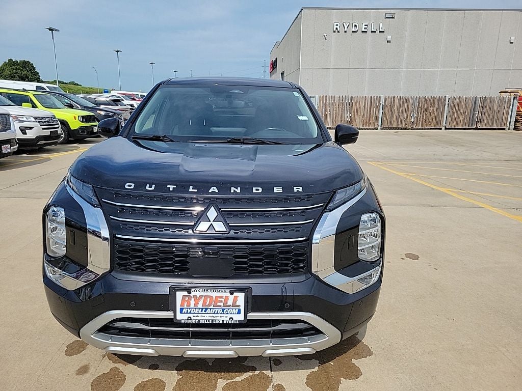 2022 Mitsubishi Outlander SE